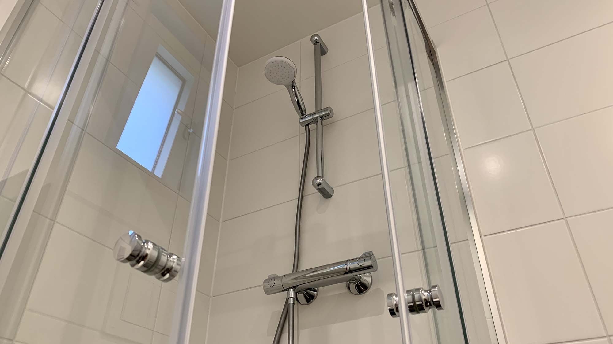 Cedar bathroom 2